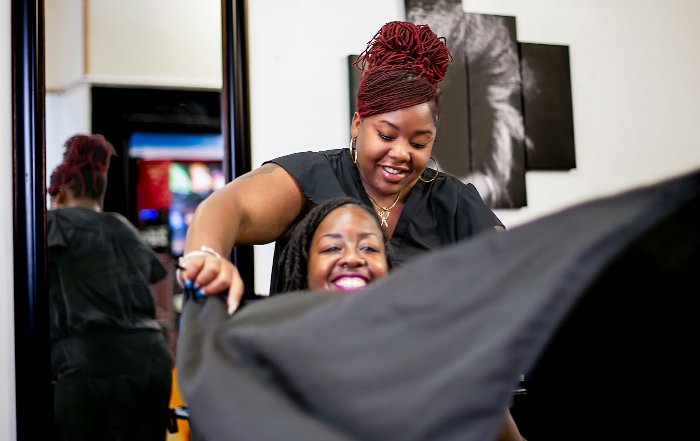 Article Image for Innovative Business Models for Salons and Spas in a Digital Age